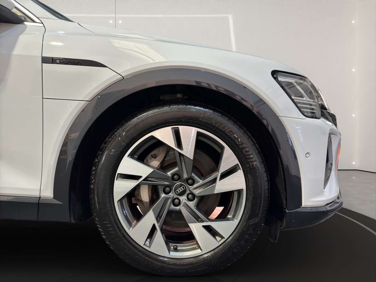 2023 AUDI Q8 E-TRON 2023 AUDI Q8 E-TRON
