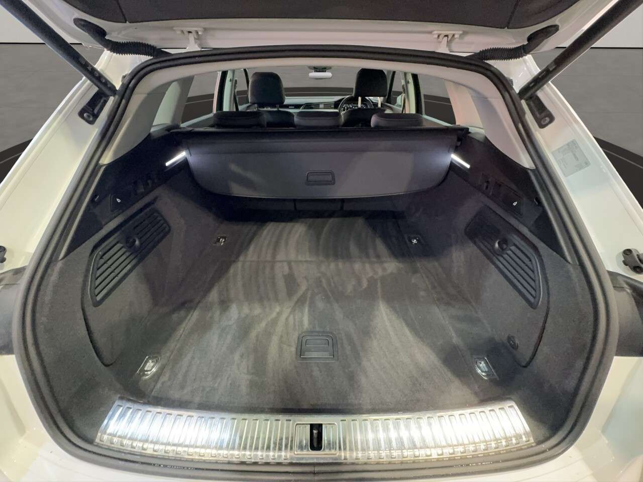 2023 AUDI Q8 E-TRON 2023 AUDI Q8 E-TRON
