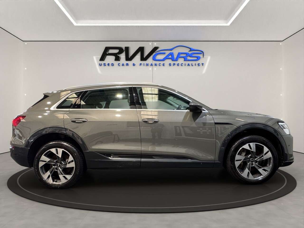 2023 AUDI Q8 E-TRON 2023 AUDI Q8 E-TRON