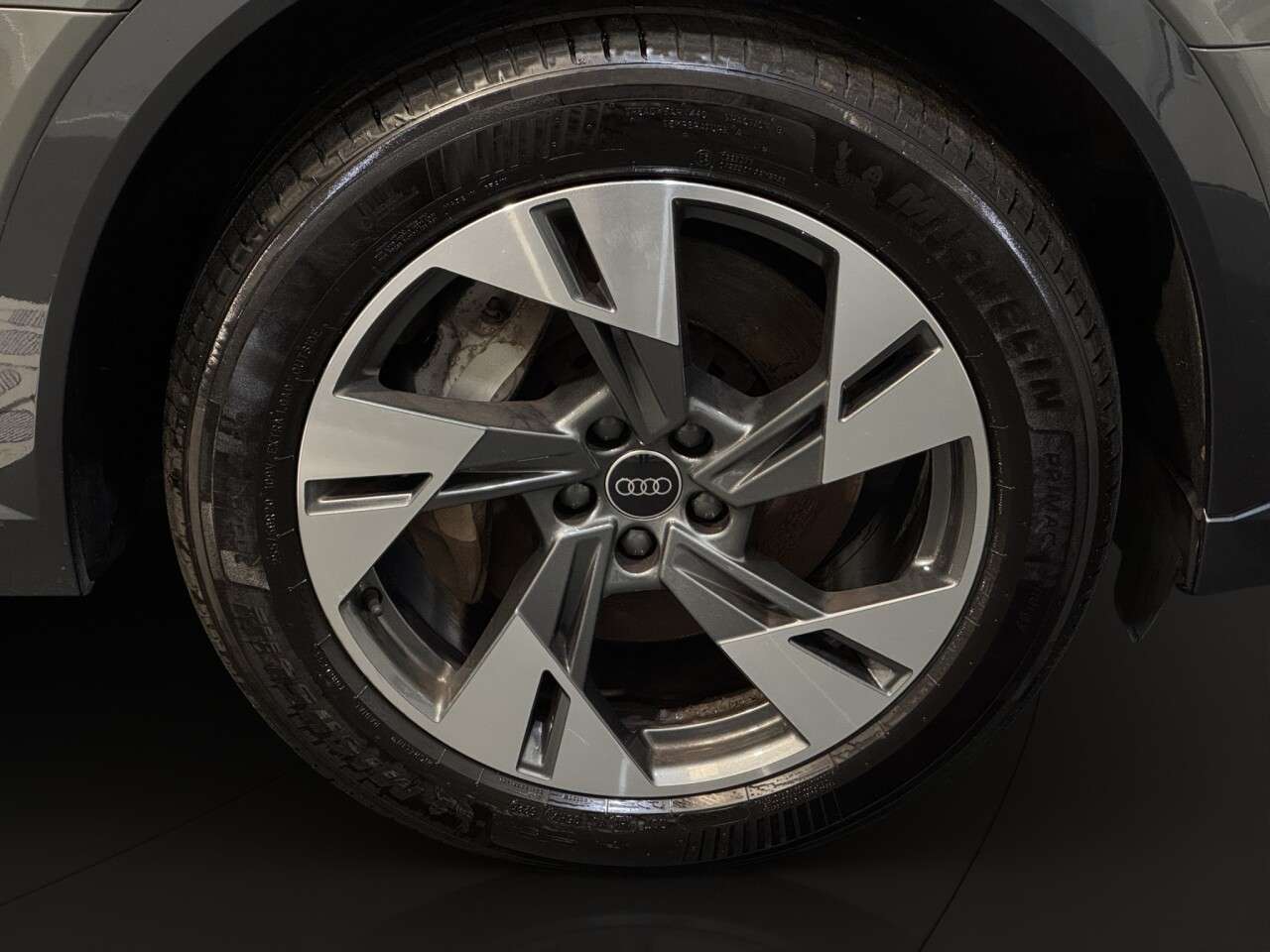 2023 AUDI Q8 E-TRON 2023 AUDI Q8 E-TRON