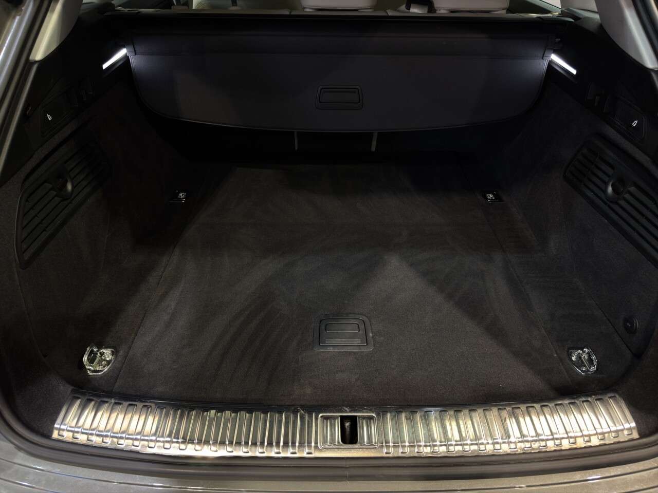 2023 AUDI Q8 E-TRON 2023 AUDI Q8 E-TRON