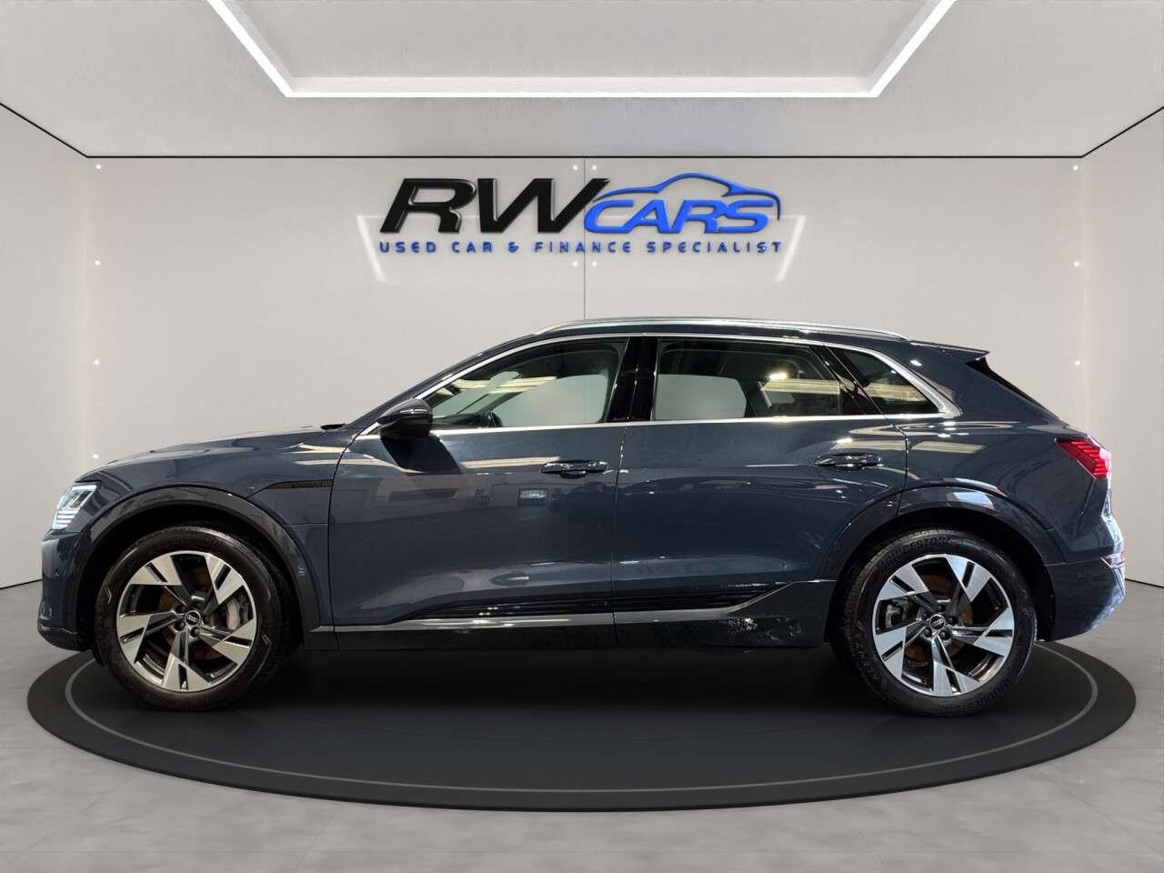 A 2023 AUDI Q8 E-TRON 50 Sport SUV 5dr Electric Auto quattro 95kWh (11kW Charger) (340 ps) A 2023 AUDI Q8 E-TRON 50 Sport SUV 5dr Electric Auto quattro 95kWh (11kW Charger) (340 ps)