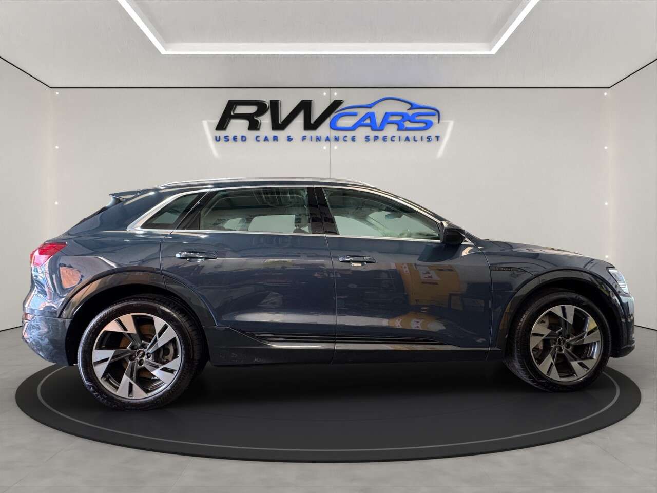 2023 AUDI Q8 E-TRON 2023 AUDI Q8 E-TRON
