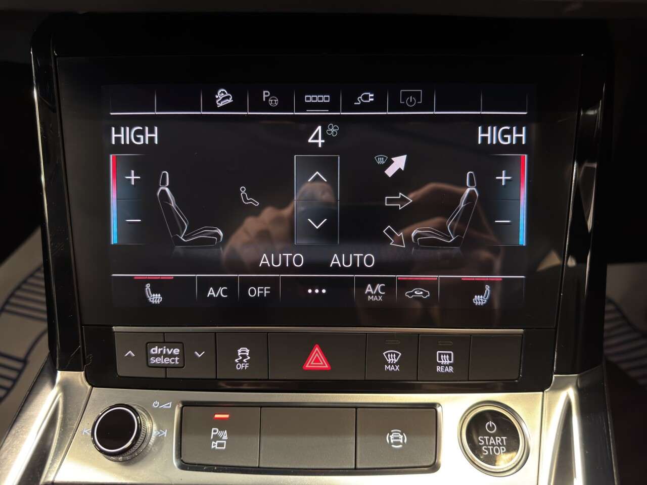 2023 AUDI Q8 E-TRON 2023 AUDI Q8 E-TRON