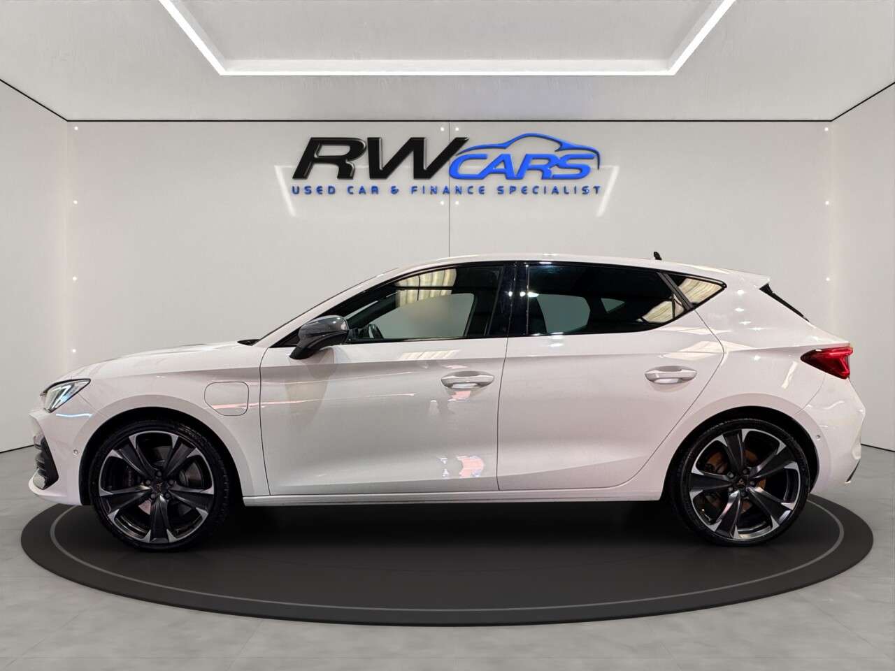 A 2023 CUPRA LEON 1.4 eHybrid 12.8kWh VZ2 Hatchback 5dr Petrol Plug-in Hybrid DSG Euro 6 (s/s A 2023 CUPRA LEON 1.4 eHybrid 12.8kWh VZ2 Hatchback 5dr Petrol Plug-in Hybrid DSG Euro 6 (s/s