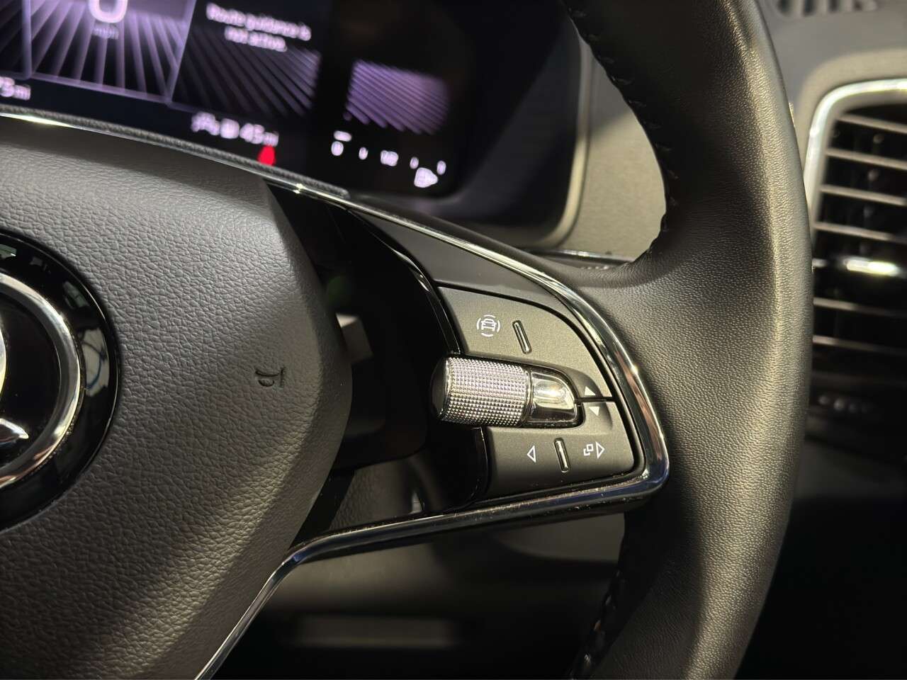 2023 SKODA KAROQ 2023 SKODA KAROQ