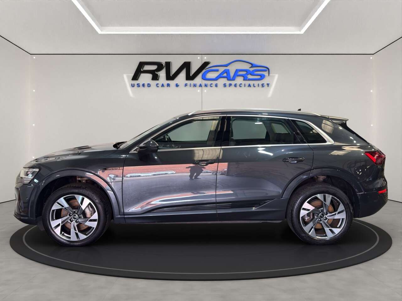 A 2023 AUDI Q8 E-TRON 50 Sport SUV 5dr Electric Auto quattro 95kWh (11kW Charger) (340 ps) A 2023 AUDI Q8 E-TRON 50 Sport SUV 5dr Electric Auto quattro 95kWh (11kW Charger) (340 ps)
