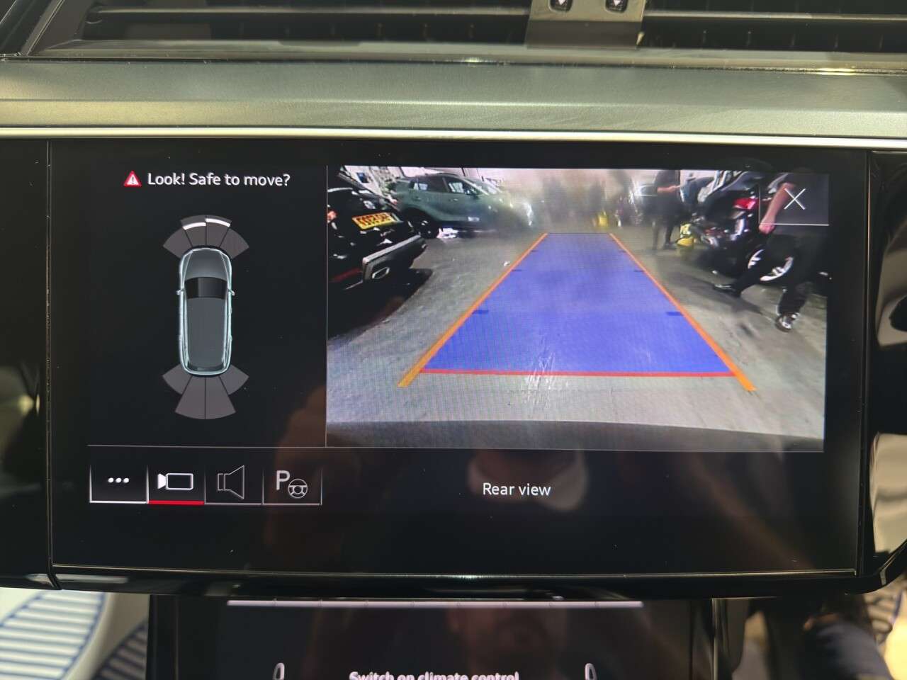 2023 AUDI Q8 E-TRON 2023 AUDI Q8 E-TRON