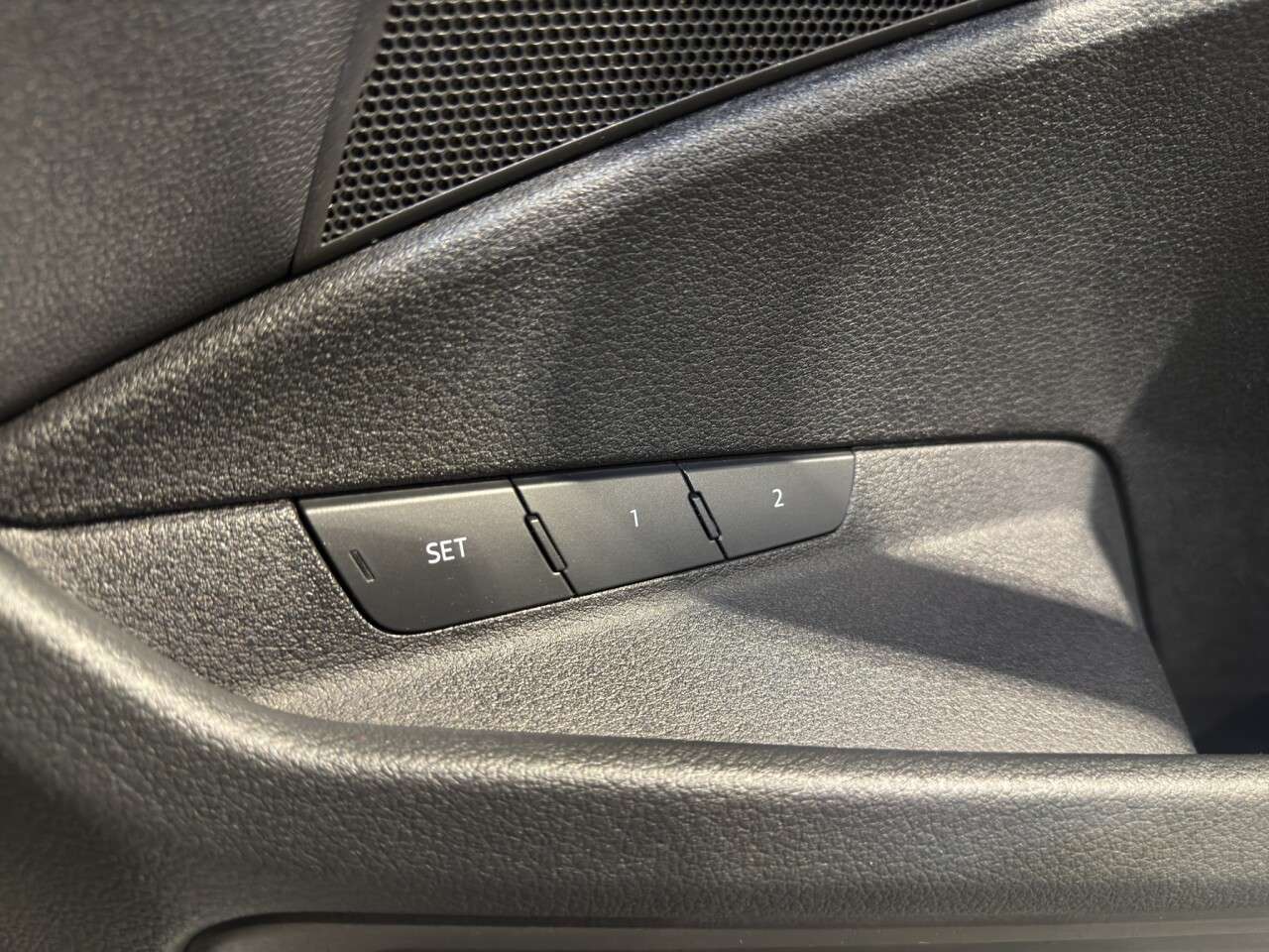 2023 AUDI Q8 E-TRON 2023 AUDI Q8 E-TRON