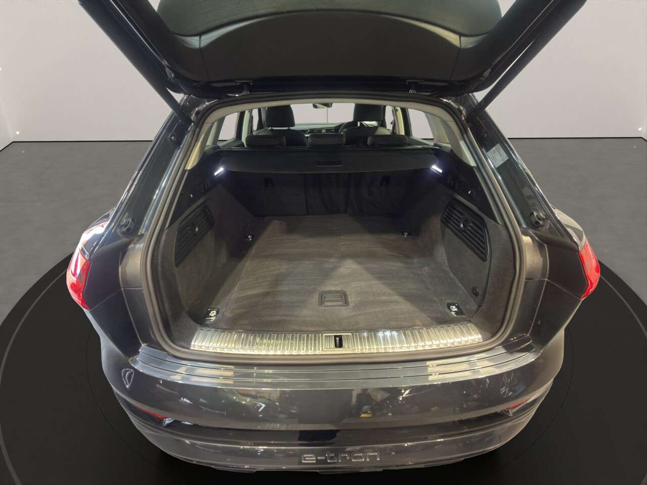 2023 AUDI Q8 E-TRON 2023 AUDI Q8 E-TRON