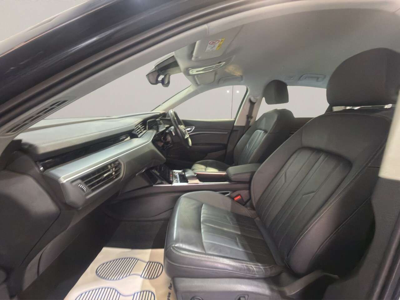 2023 AUDI Q8 E-TRON 2023 AUDI Q8 E-TRON