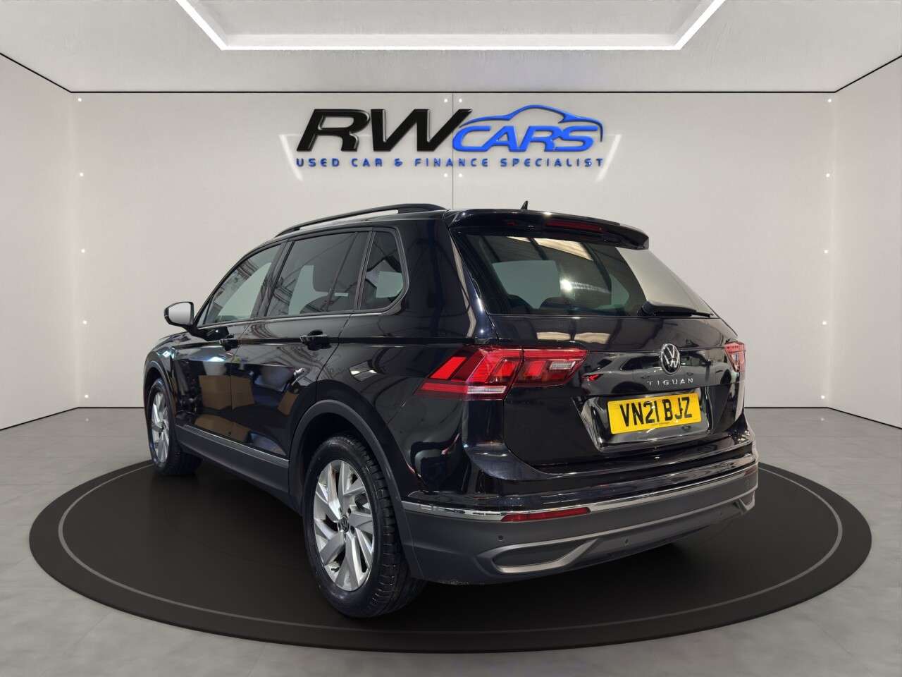 A 2021 VOLKSWAGEN TIGUAN 1.5 TSI Life SUV 5dr Petrol Manual Euro 6 (s/s) (150 ps) A 2021 VOLKSWAGEN TIGUAN 1.5 TSI Life SUV 5dr Petrol Manual Euro 6 (s/s) (150 ps)