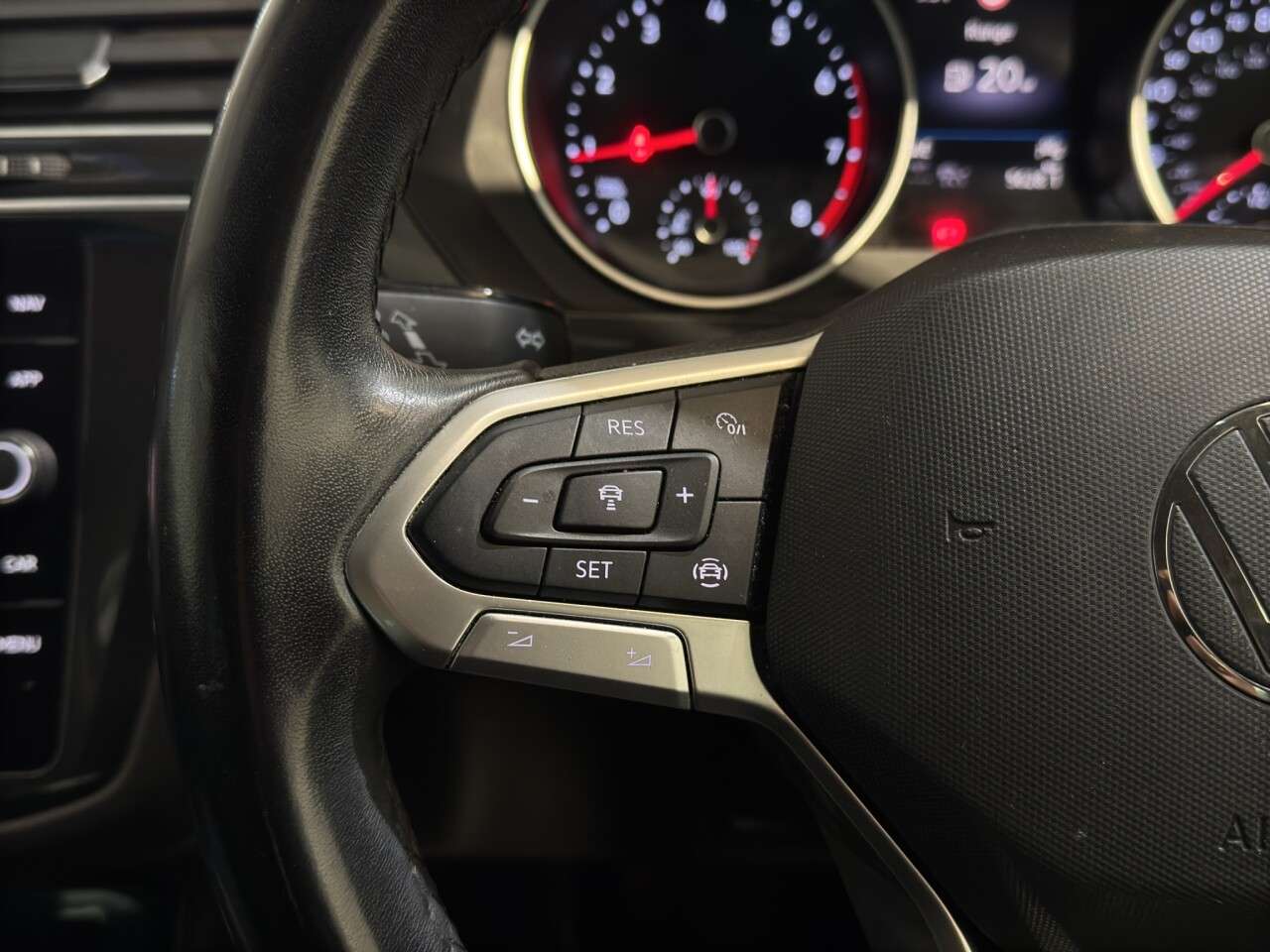 2021 VOLKSWAGEN TIGUAN 2021 VOLKSWAGEN TIGUAN