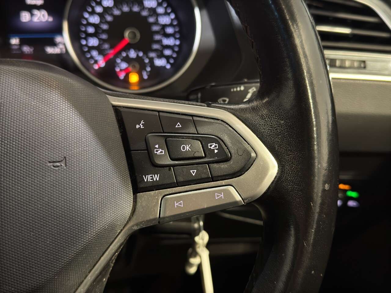 2021 VOLKSWAGEN TIGUAN 2021 VOLKSWAGEN TIGUAN