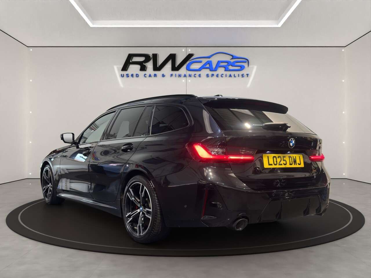 A 2025 BMW 3 SERIES 2.0 320i M Sport Touring 5dr Petrol Auto Euro 6 (s/s) (184 ps) A 2025 BMW 3 SERIES 2.0 320i M Sport Touring 5dr Petrol Auto Euro 6 (s/s) (184 ps)