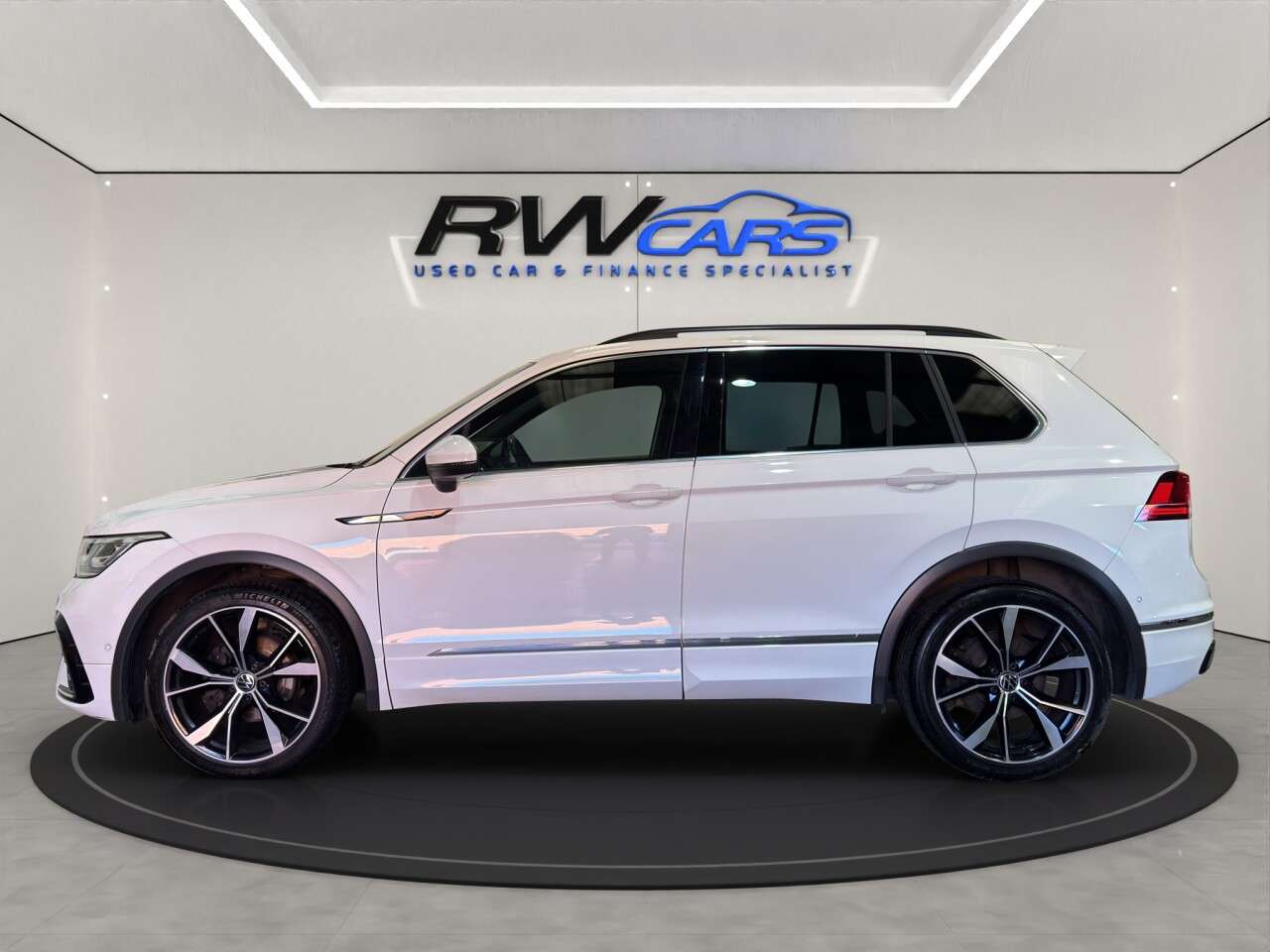 A 2022 VOLKSWAGEN TIGUAN 2.0 TDI R-Line SUV 5dr Diesel DSG Euro 6 (s/s) (150 ps) A 2022 VOLKSWAGEN TIGUAN 2.0 TDI R-Line SUV 5dr Diesel DSG Euro 6 (s/s) (150 ps)