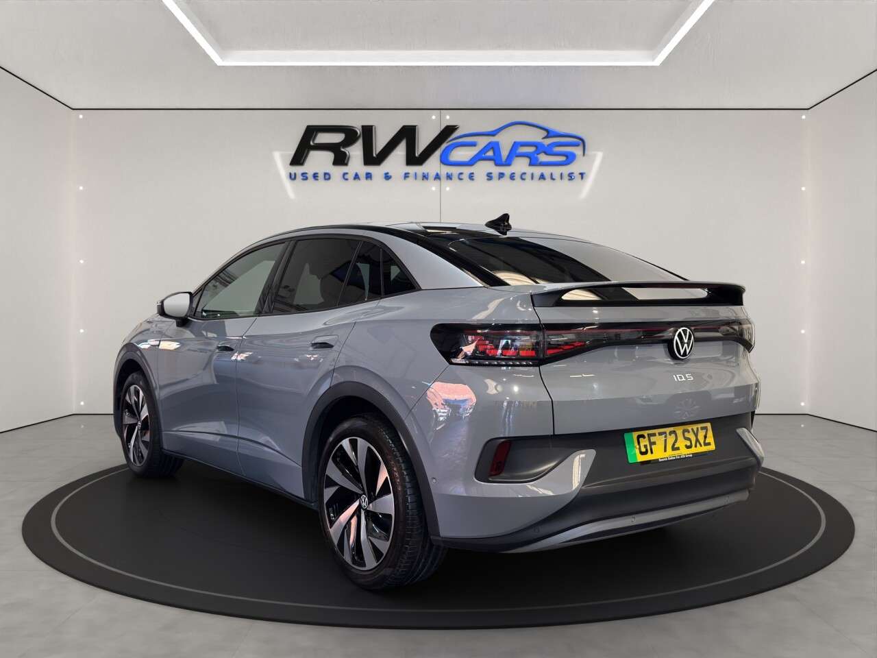 A 2022 VOLKSWAGEN ID.5 Pro 77kWh Style SUV 5dr Electric Auto (174 ps) A 2022 VOLKSWAGEN ID.5 Pro 77kWh Style SUV 5dr Electric Auto (174 ps)