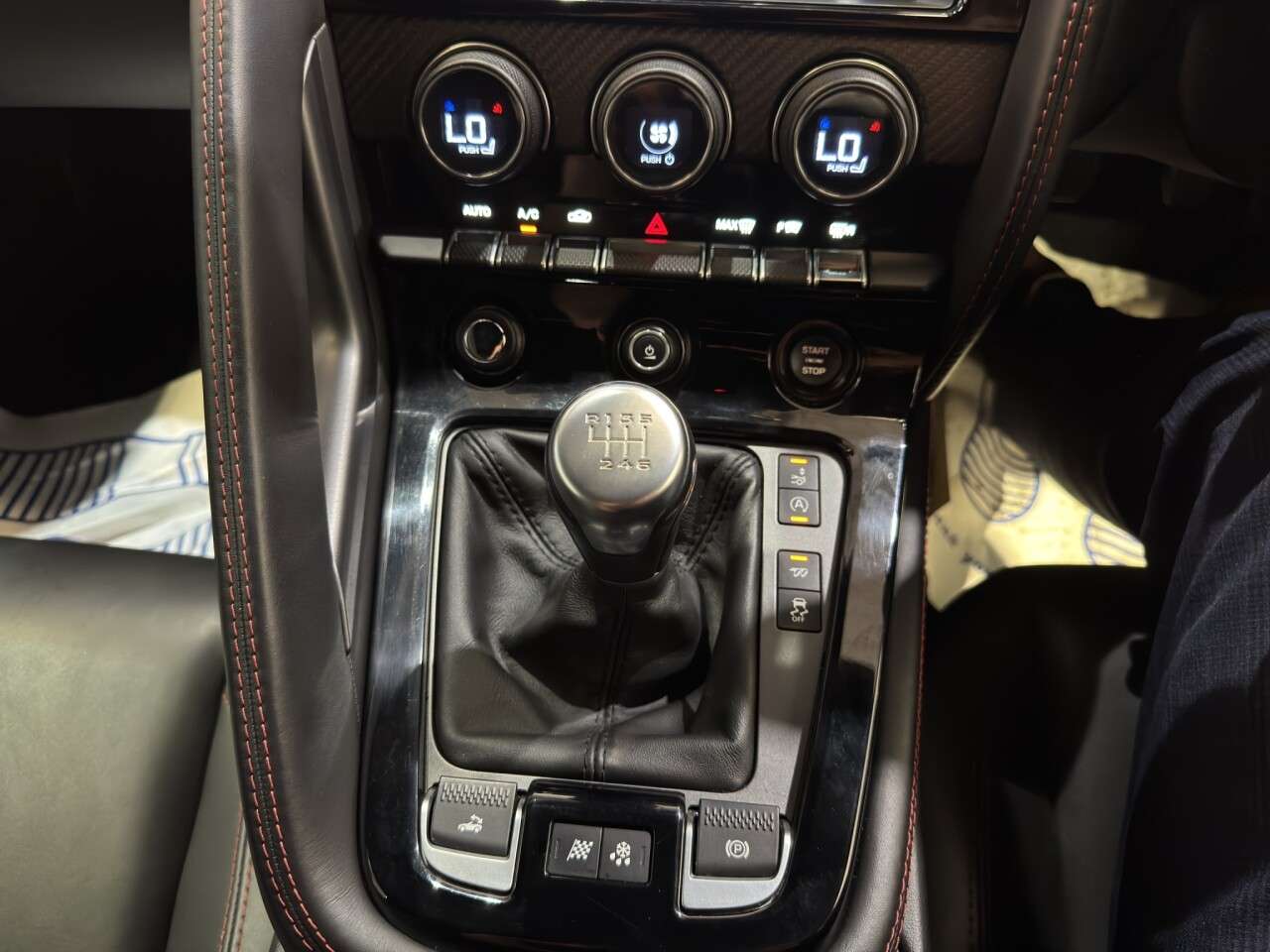 2015 JAGUAR F-TYPE 2015 JAGUAR F-TYPE