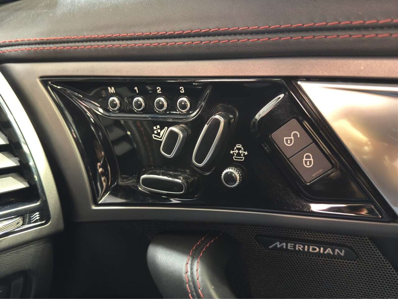 2015 JAGUAR F-TYPE 2015 JAGUAR F-TYPE