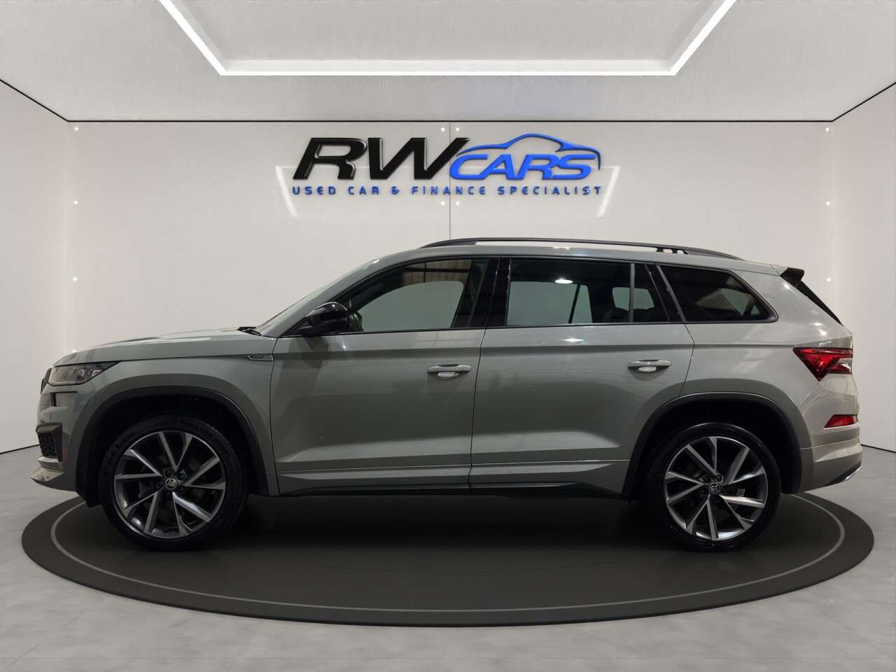 A 2022 SKODA KODIAQ 1.5 TSI ACT SportLine SUV 5dr Petrol DSG Euro 6 (s/s) (7 Seat) (150 ps) A 2022 SKODA KODIAQ 1.5 TSI ACT SportLine SUV 5dr Petrol DSG Euro 6 (s/s) (7 Seat) (150 ps)