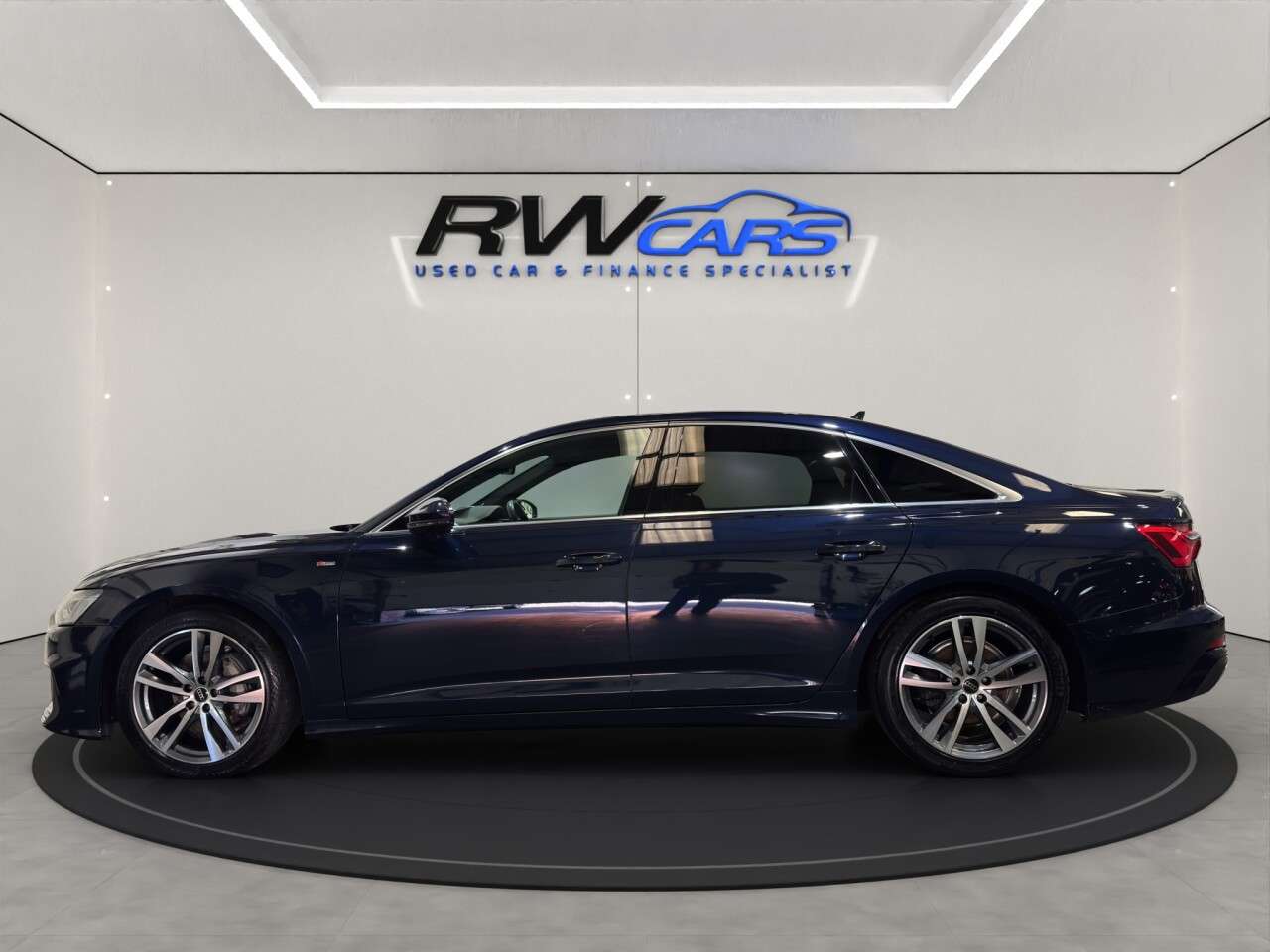 A 2023 AUDI A6 SALOON 2.0 TFSI 40 S line Saloon 4dr Petrol S Tronic Euro 6 (s/s) (204 ps) A 2023 AUDI A6 SALOON 2.0 TFSI 40 S line Saloon 4dr Petrol S Tronic Euro 6 (s/s) (204 ps)