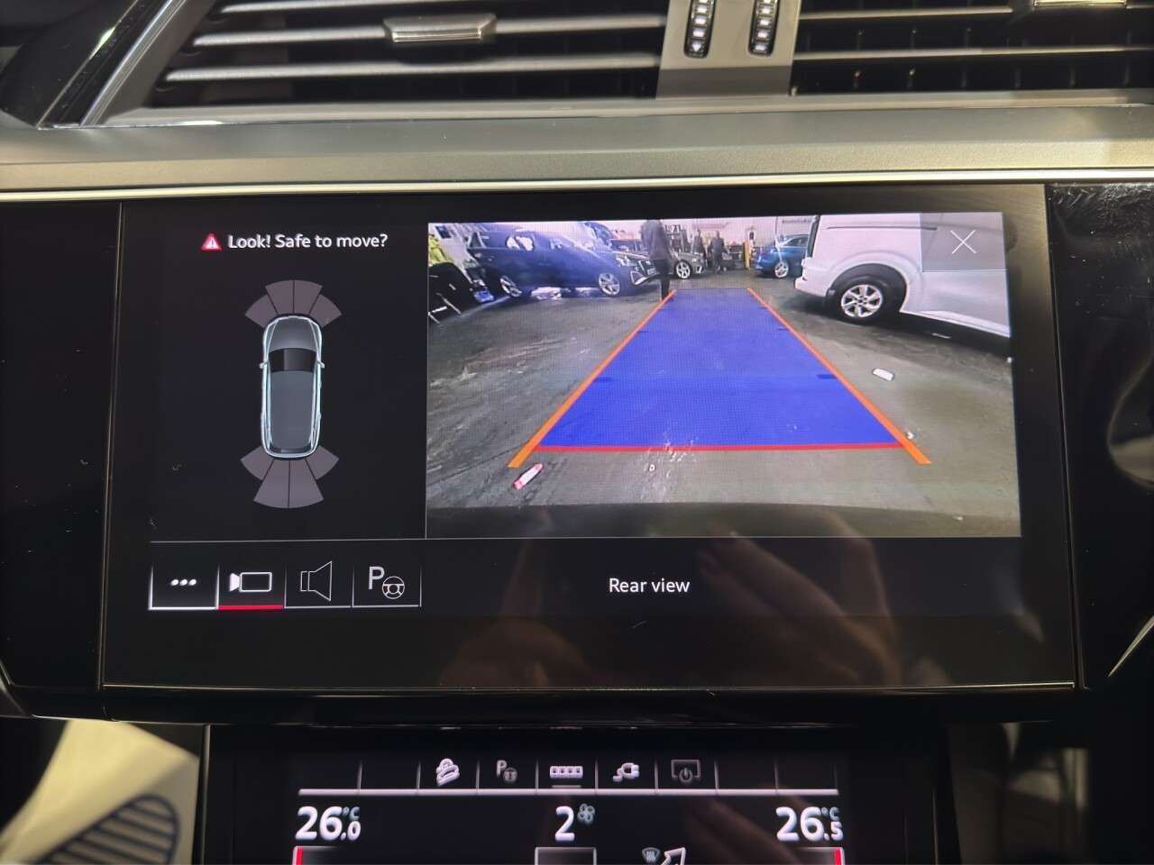 2023 AUDI Q8 E-TRON 2023 AUDI Q8 E-TRON