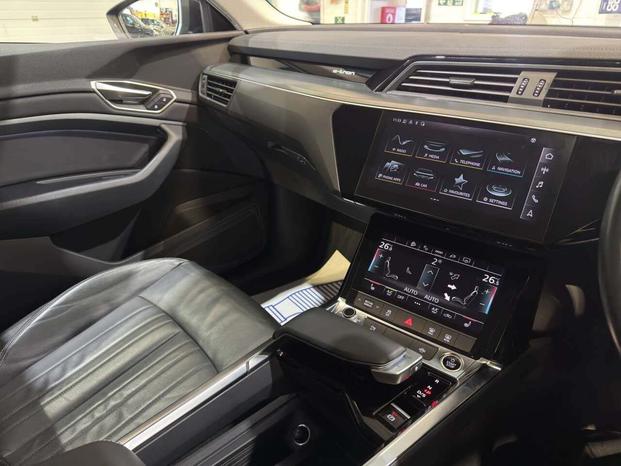 2023 AUDI Q8 E-TRON 2023 AUDI Q8 E-TRON