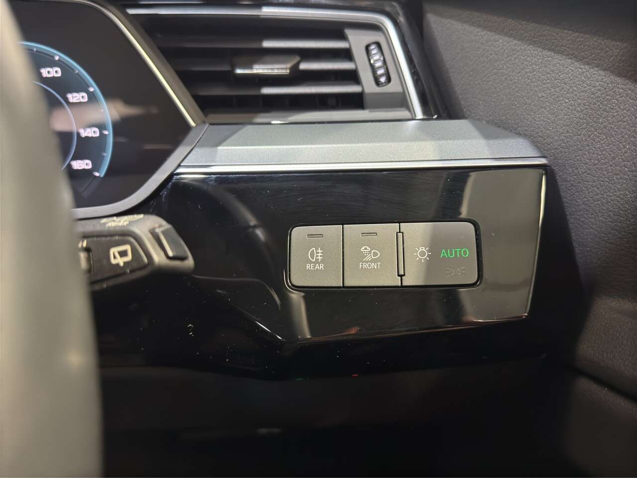 2023 AUDI Q8 E-TRON 2023 AUDI Q8 E-TRON
