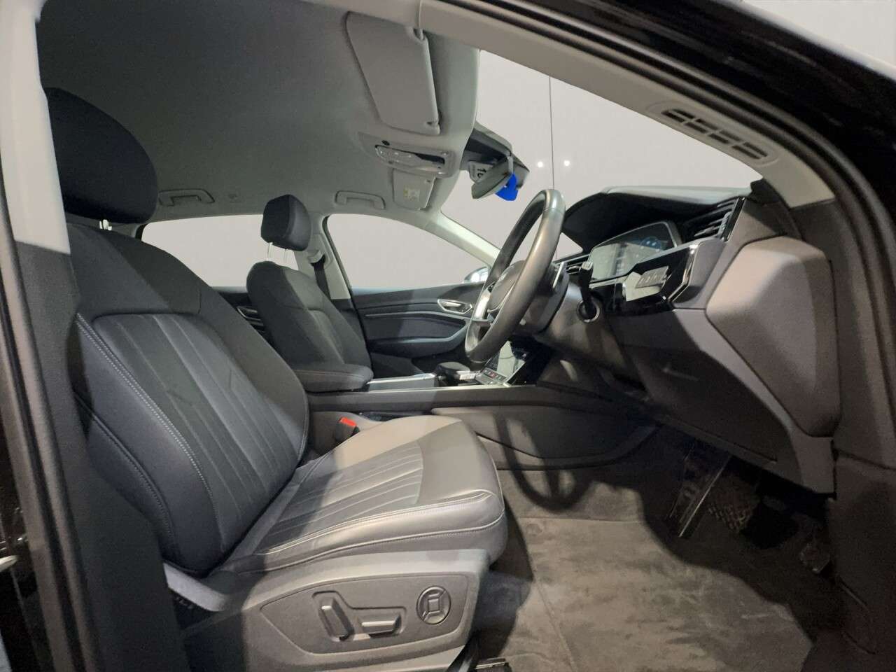 2023 AUDI Q8 E-TRON 2023 AUDI Q8 E-TRON