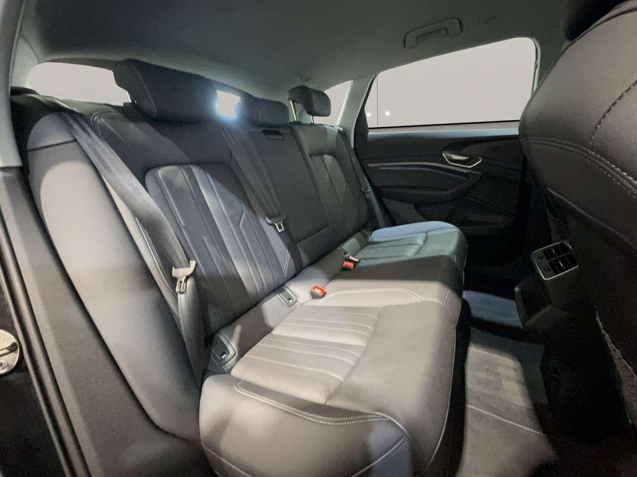 2023 AUDI Q8 E-TRON 2023 AUDI Q8 E-TRON