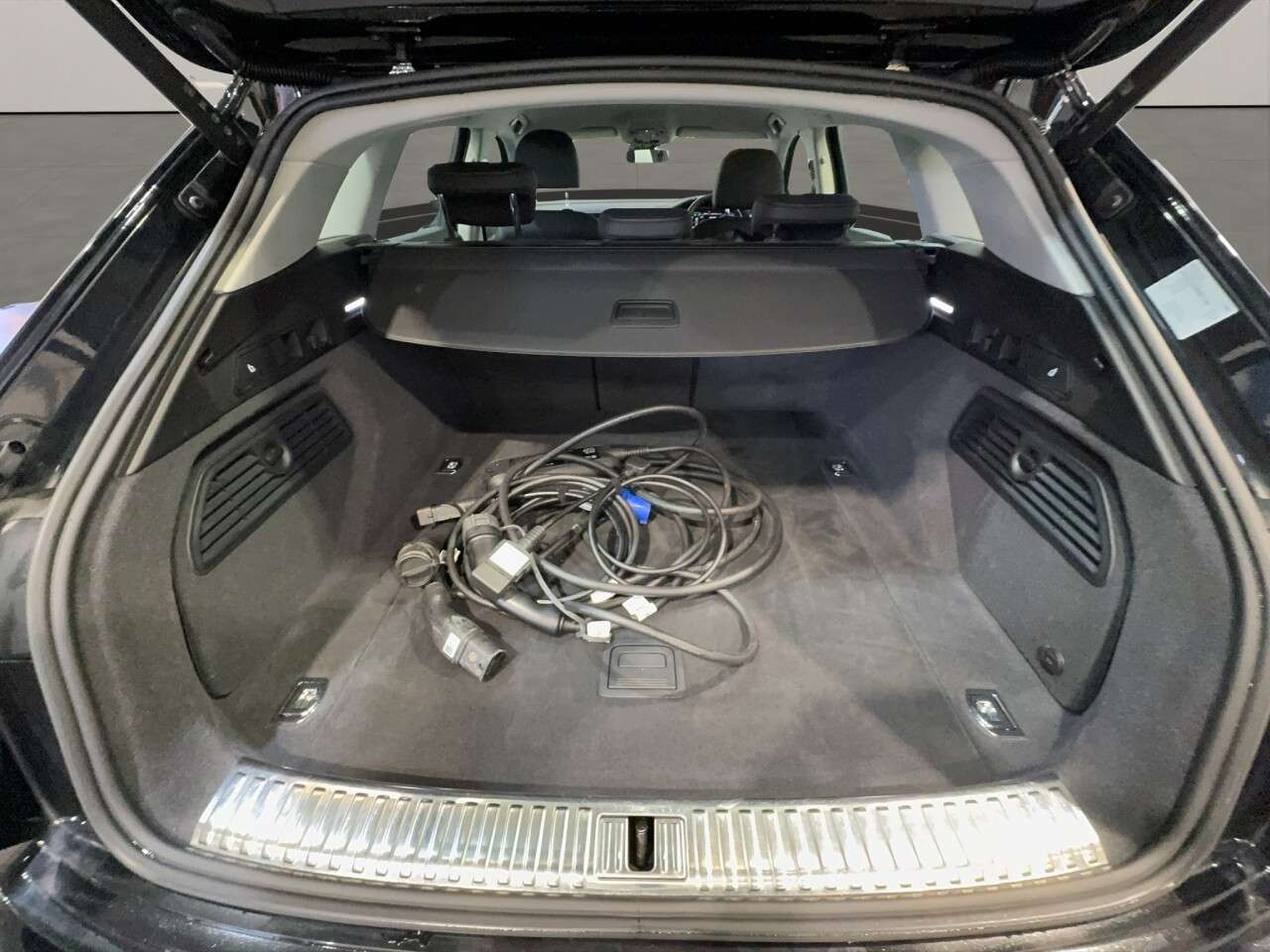 2023 AUDI Q8 E-TRON 2023 AUDI Q8 E-TRON