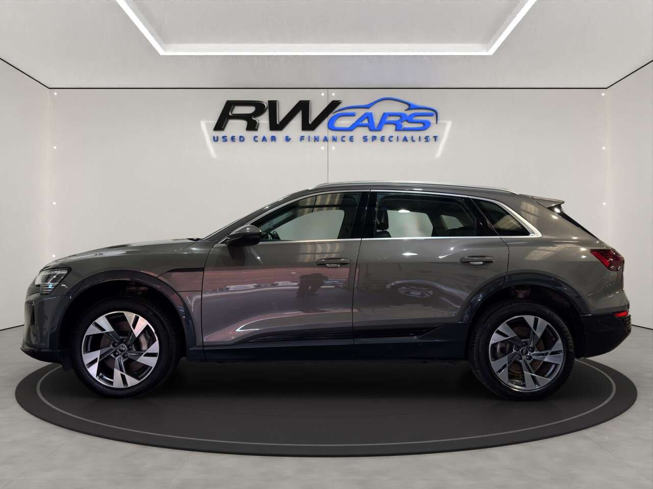 A 2023 AUDI Q8 E-TRON 50 Sport SUV 5dr Electric Auto quattro 95kWh (11kW Charger) (340 ps) A 2023 AUDI Q8 E-TRON 50 Sport SUV 5dr Electric Auto quattro 95kWh (11kW Charger) (340 ps)