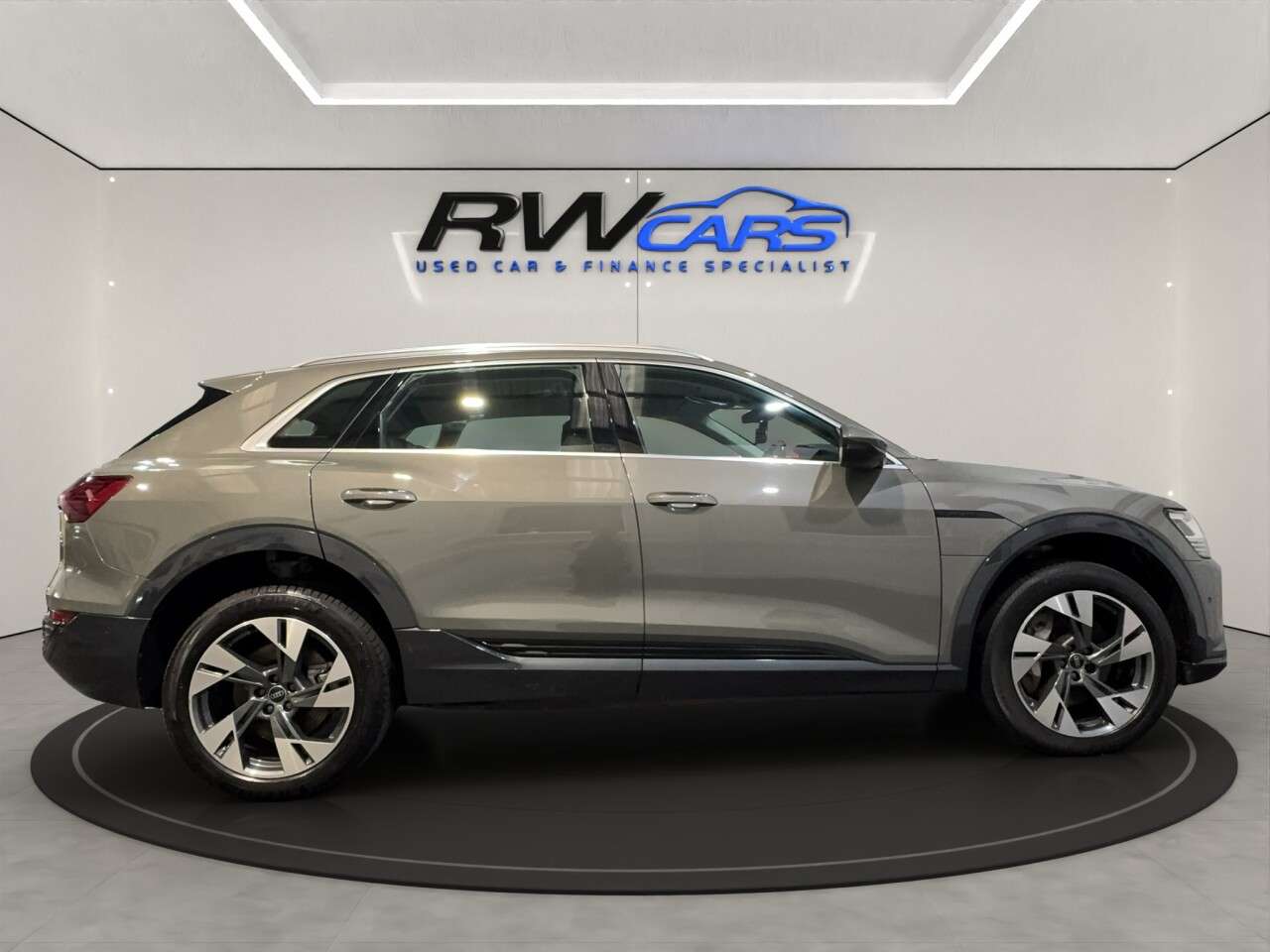 2023 AUDI Q8 E-TRON 2023 AUDI Q8 E-TRON