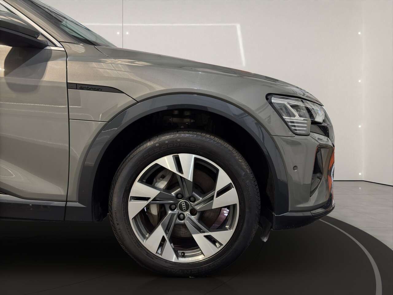 2023 AUDI Q8 E-TRON 2023 AUDI Q8 E-TRON