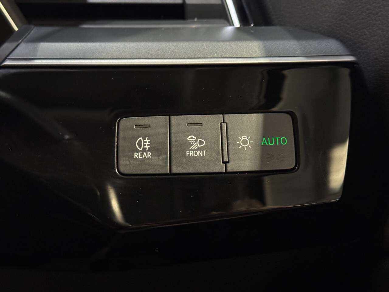 2023 AUDI Q8 E-TRON 2023 AUDI Q8 E-TRON
