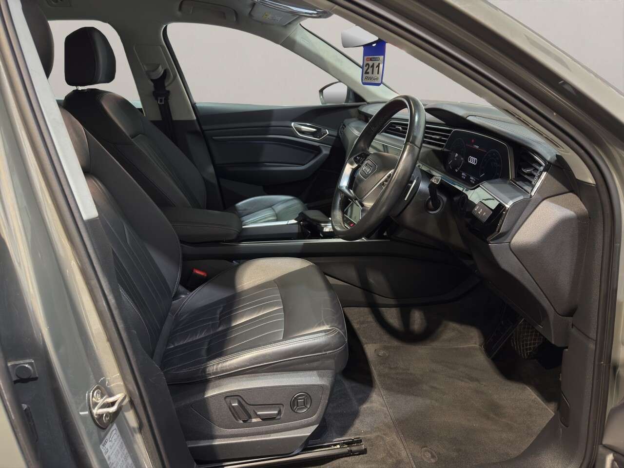 2023 AUDI Q8 E-TRON 2023 AUDI Q8 E-TRON