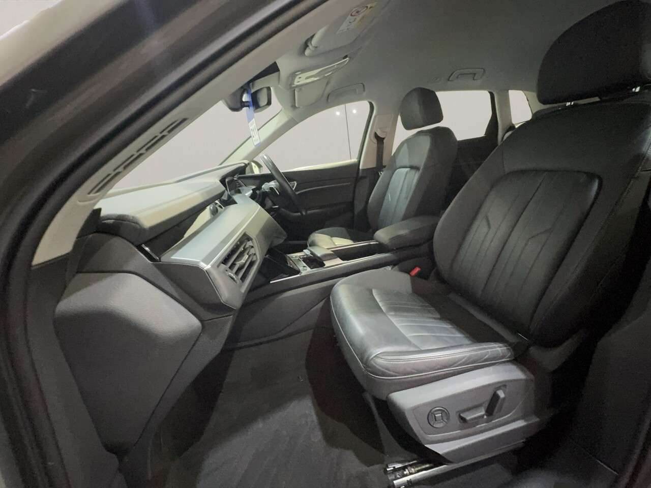 2023 AUDI Q8 E-TRON 2023 AUDI Q8 E-TRON