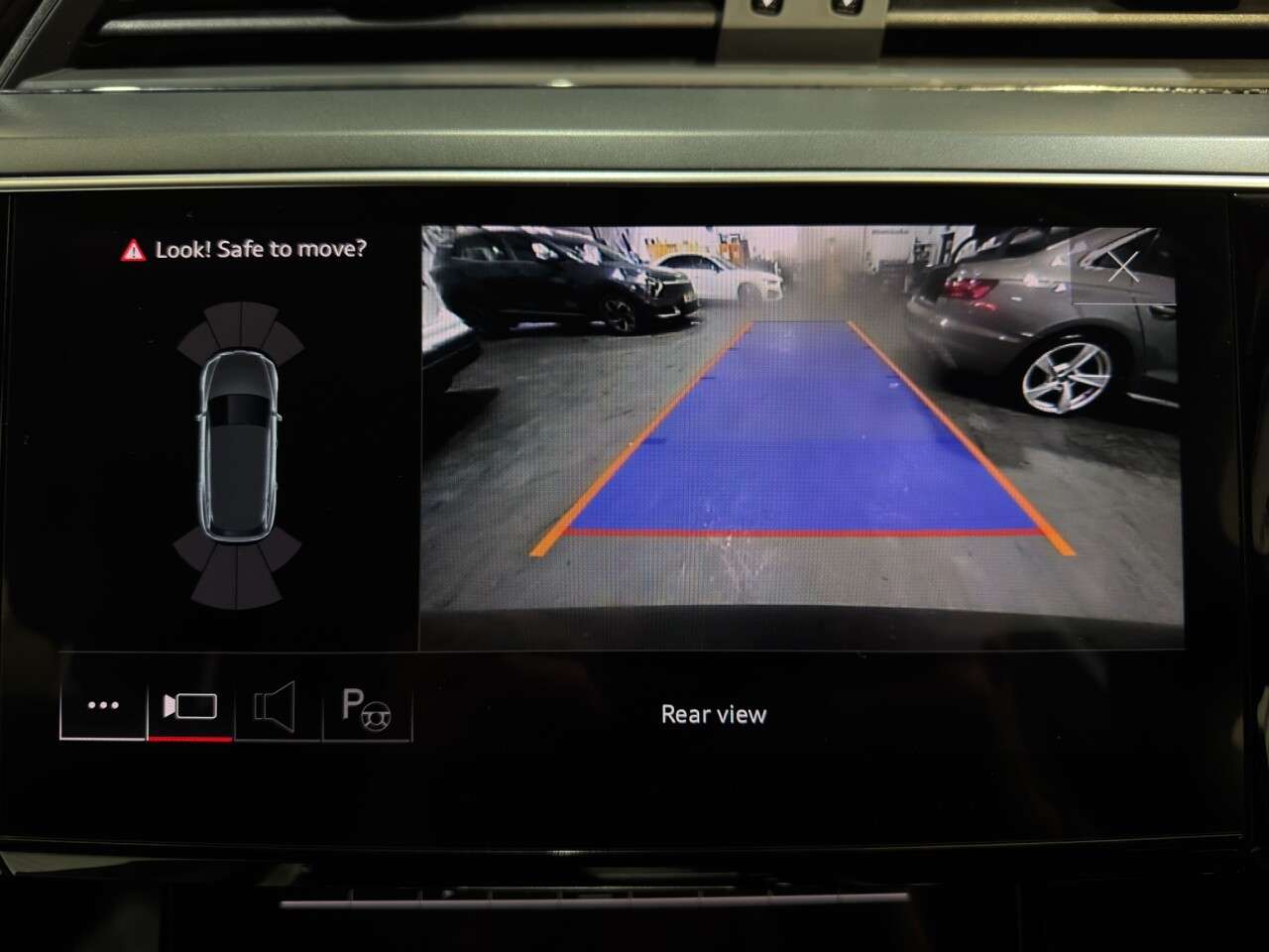 2023 AUDI Q8 E-TRON 2023 AUDI Q8 E-TRON