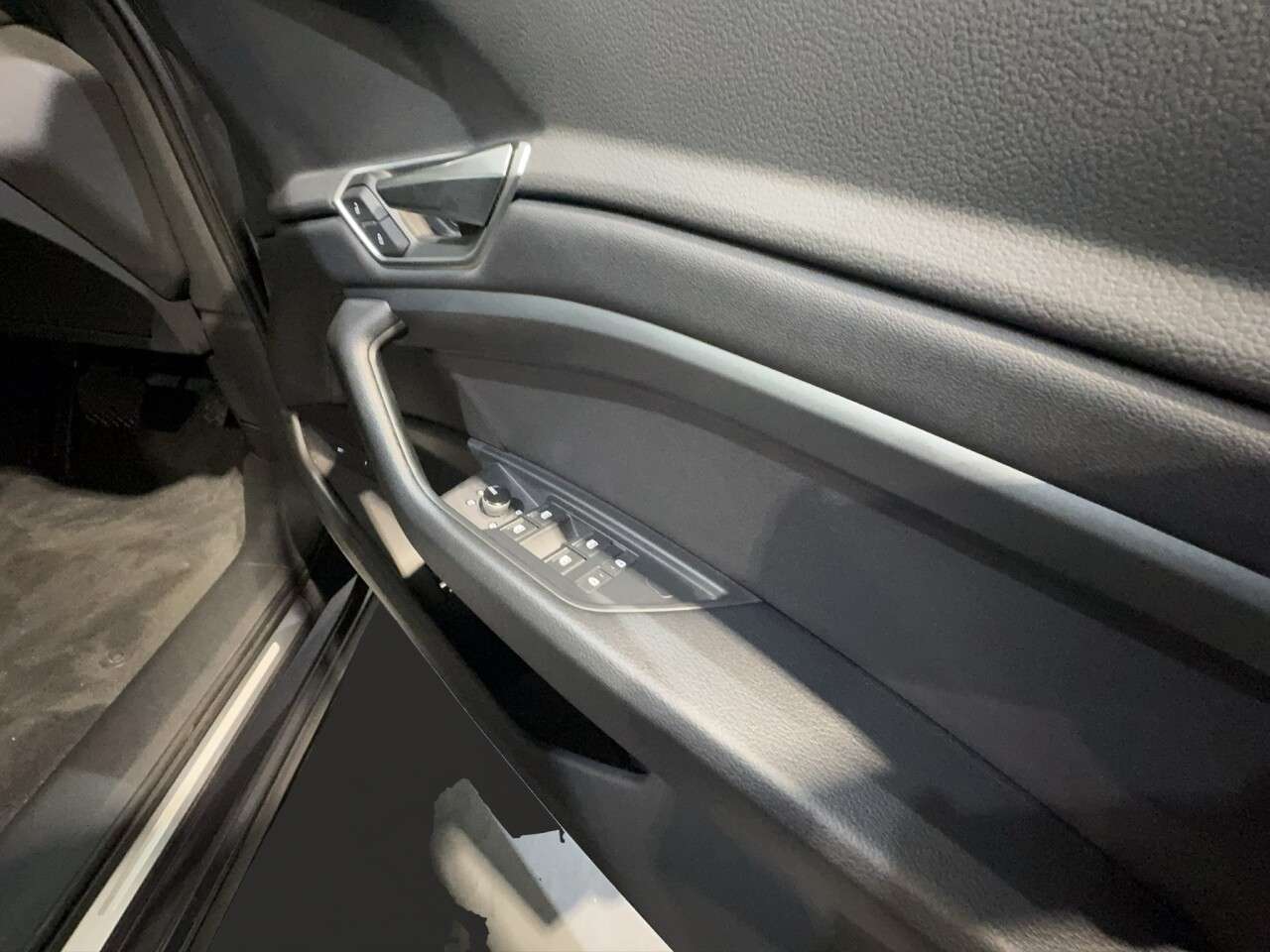 2023 AUDI Q8 E-TRON 2023 AUDI Q8 E-TRON