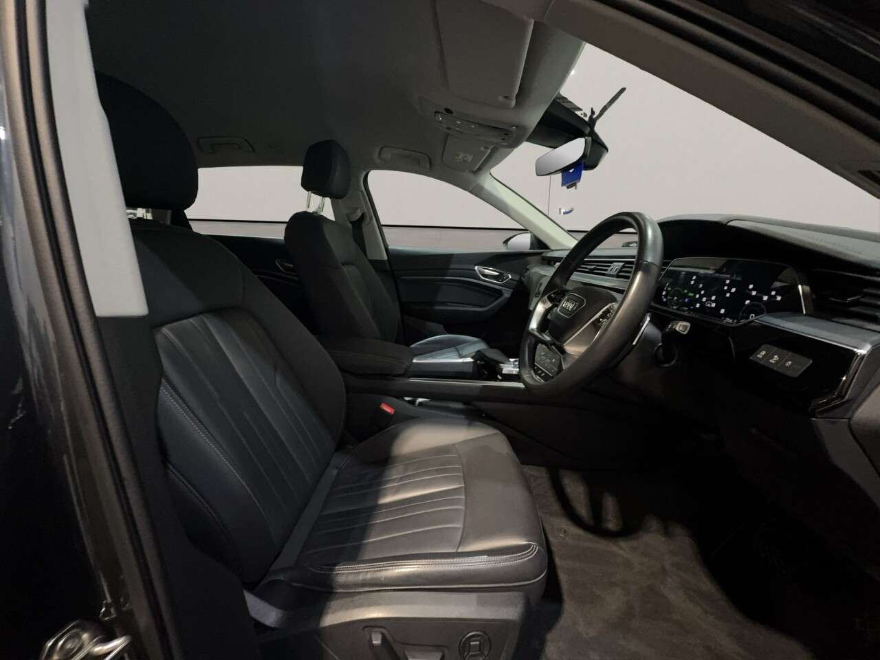 2023 AUDI Q8 E-TRON 2023 AUDI Q8 E-TRON
