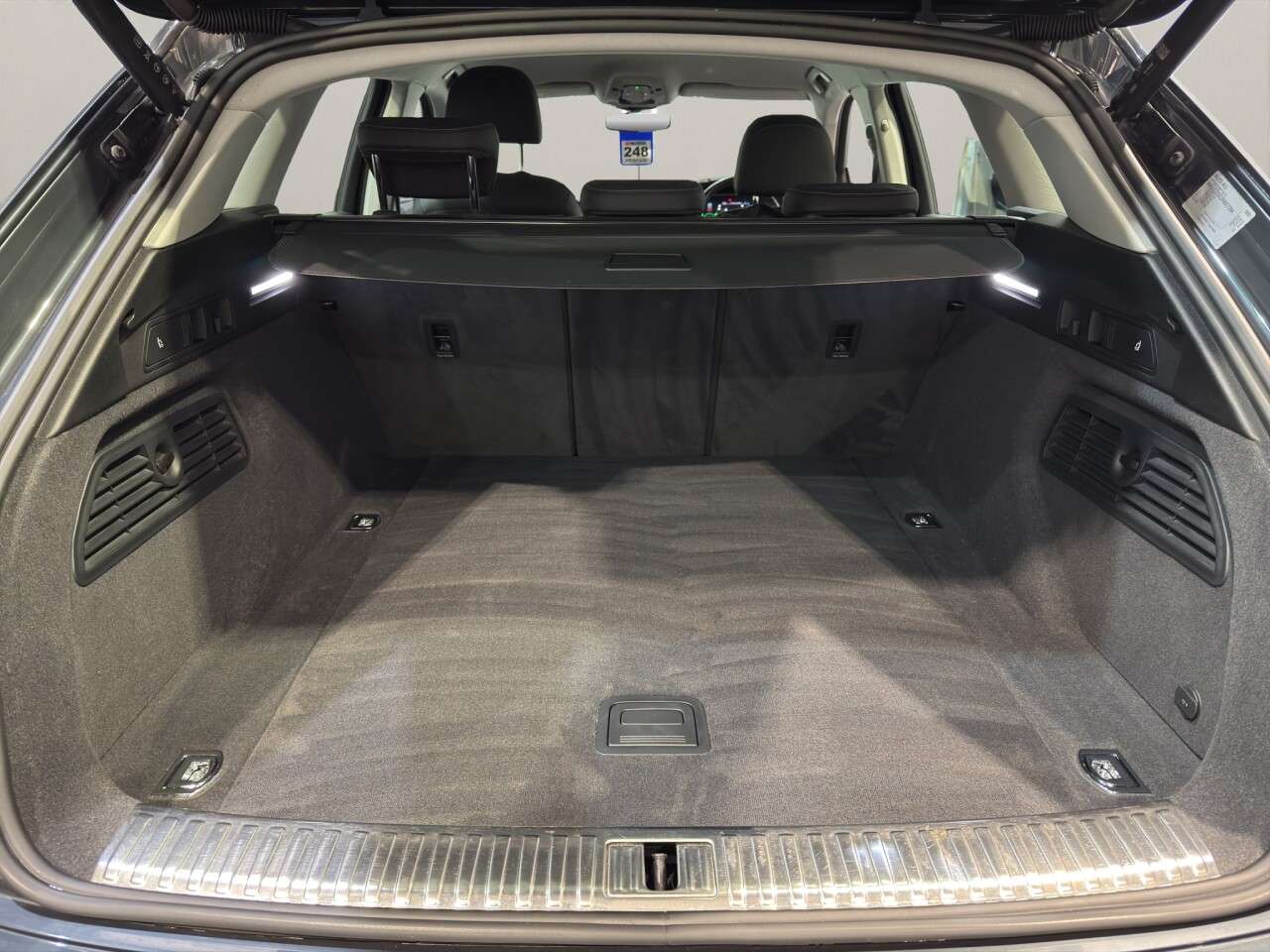 2023 AUDI Q8 E-TRON 2023 AUDI Q8 E-TRON