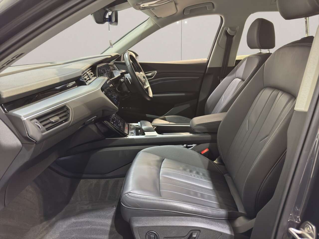 2023 AUDI Q8 E-TRON 2023 AUDI Q8 E-TRON