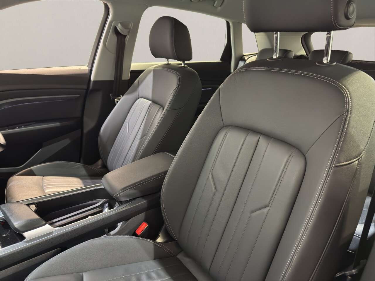 2023 AUDI Q8 E-TRON 2023 AUDI Q8 E-TRON