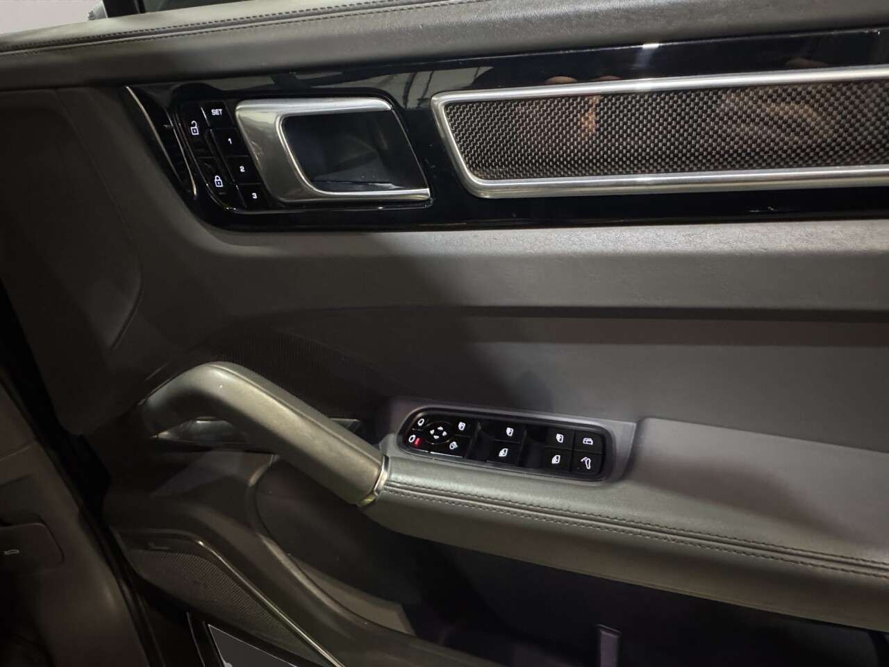 2020 PORSCHE CAYENNE 2020 PORSCHE CAYENNE