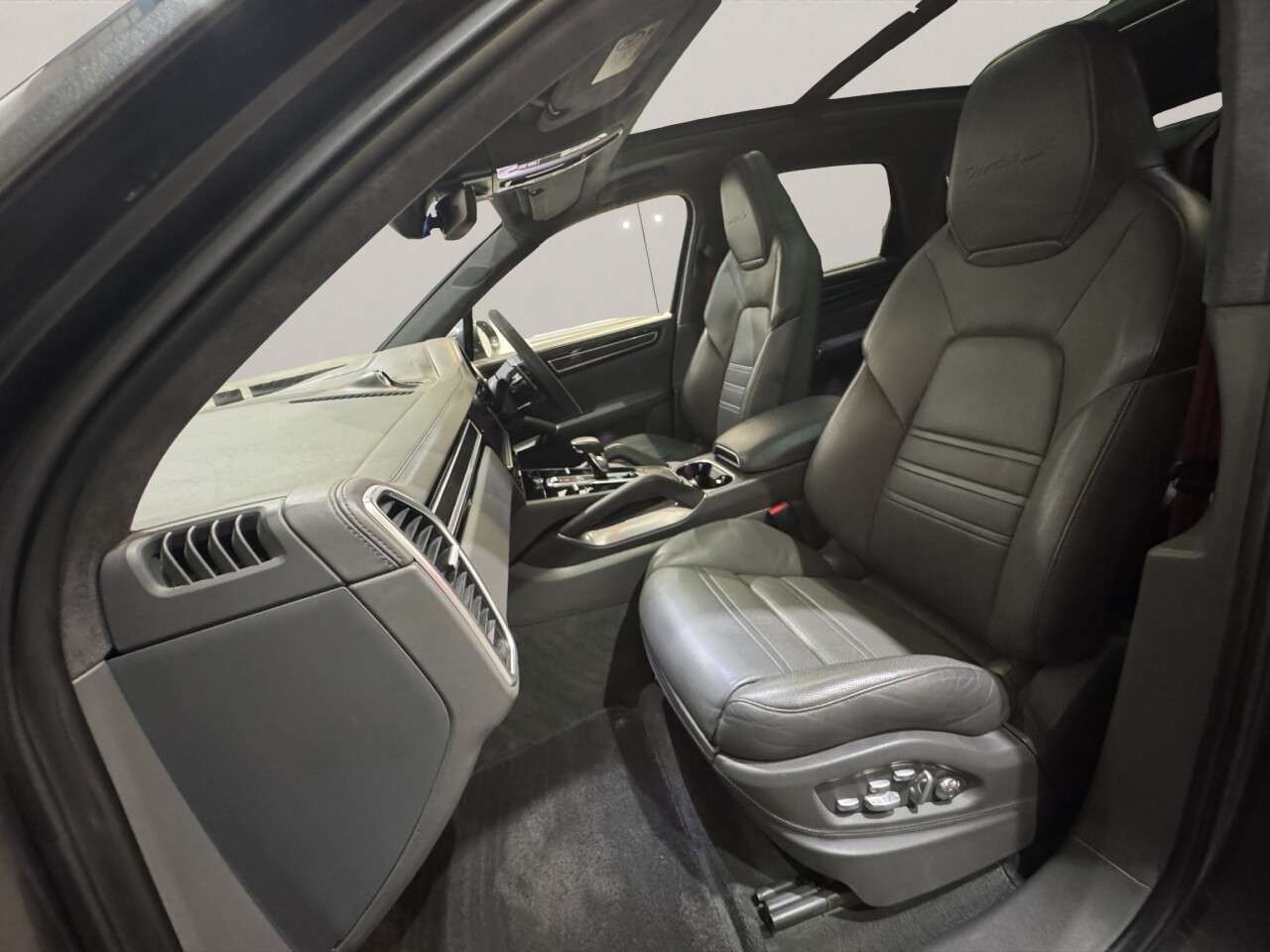 2020 PORSCHE CAYENNE 2020 PORSCHE CAYENNE