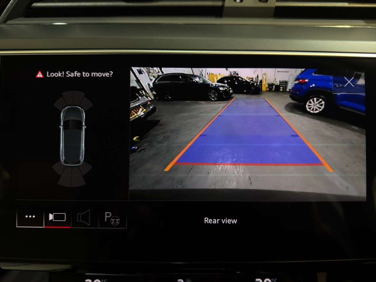 2023 AUDI Q8 E-TRON 2023 AUDI Q8 E-TRON