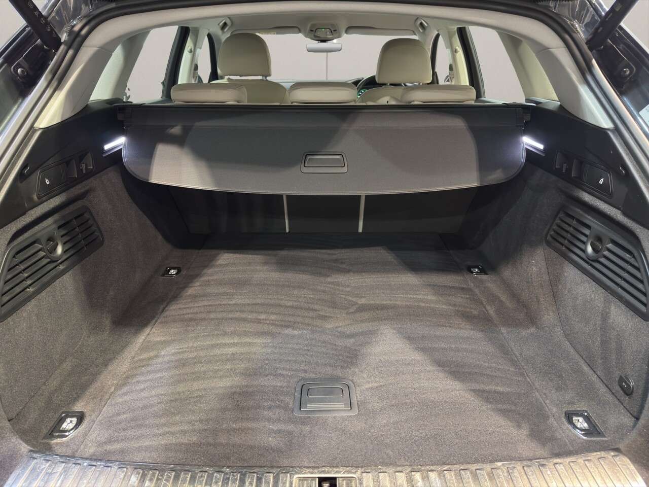 2023 AUDI Q8 E-TRON 2023 AUDI Q8 E-TRON