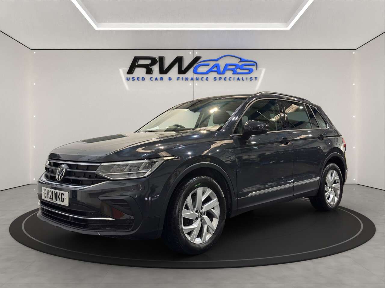 A 2021 VOLKSWAGEN TIGUAN 1.5 TSI Life SUV 5dr Petrol Manual Euro 6 (s/s) (130 ps) A 2021 VOLKSWAGEN TIGUAN 1.5 TSI Life SUV 5dr Petrol Manual Euro 6 (s/s) (130 ps)