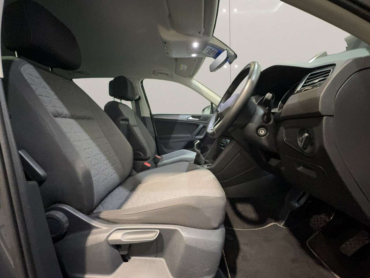 2021 VOLKSWAGEN TIGUAN 2021 VOLKSWAGEN TIGUAN