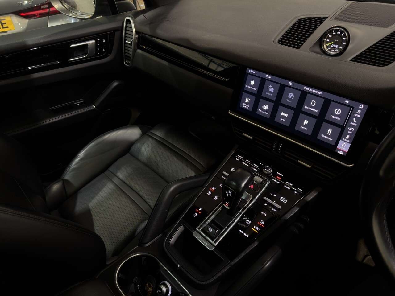 2019 PORSCHE CAYENNE 2019 PORSCHE CAYENNE